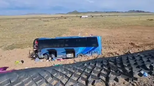 Қарағанды облысында автобус пен көлік соқтығысып, адамдар қаза тапты