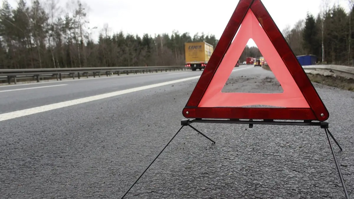 Қарағандыда автобус жеңіл көлікке соғылып, 1 адам мерт болды